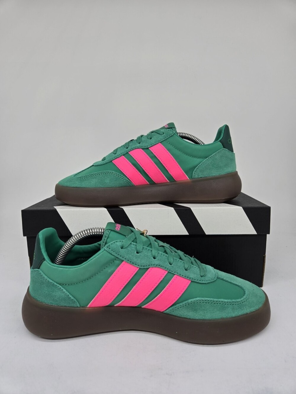 adidas Women's Barreda Decode JR3540 Semi Court Green Lucid Pink Shoes Size 6 - Picture 6 of 8